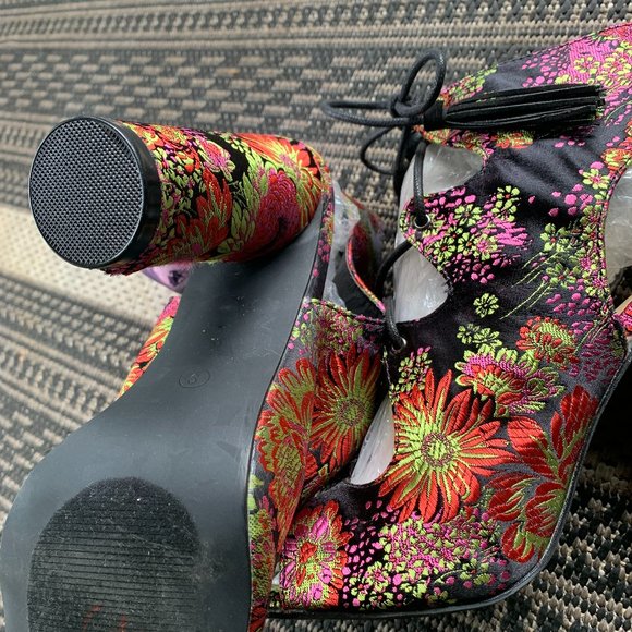 Sexy VINTAGE floral heels - Picture 1 of 3